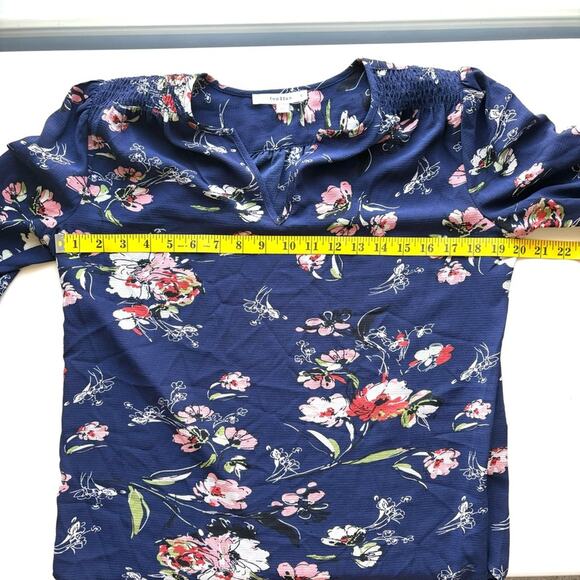 Fun 2 Fun Navy Floral Blouse, Rounded Hem, Split Crew Neck, NWOT, Women's Size S - Picture 4 of 7